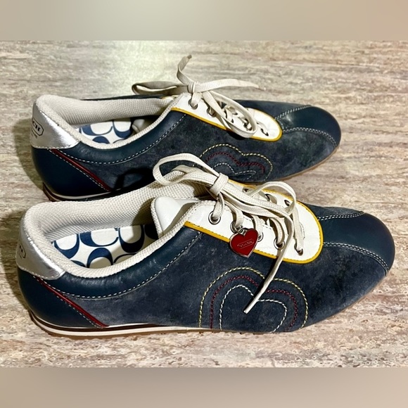 Coach Becka suede shoes with heart charm - Picture 4 of 16